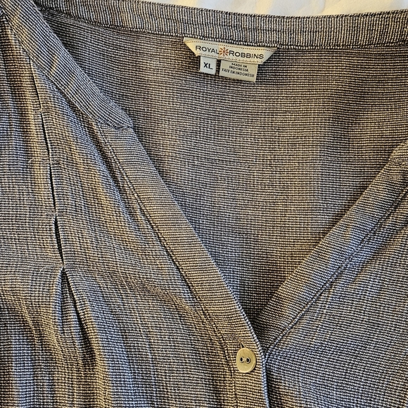 Top - Picture 4 of 4